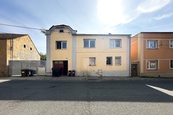 Prodej rodinného domu 272 m2, se zahradou Kladno - Švermov., cena 16990000 CZK / objekt, nabízí